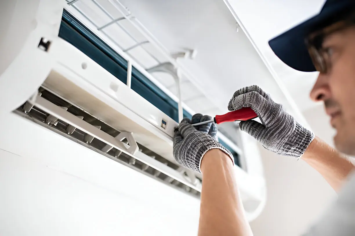 Home 12 Professional air conditioner repair service for commercial building in Palmetto